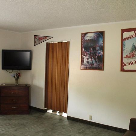 American Travel Inn Pullman Buitenkant foto