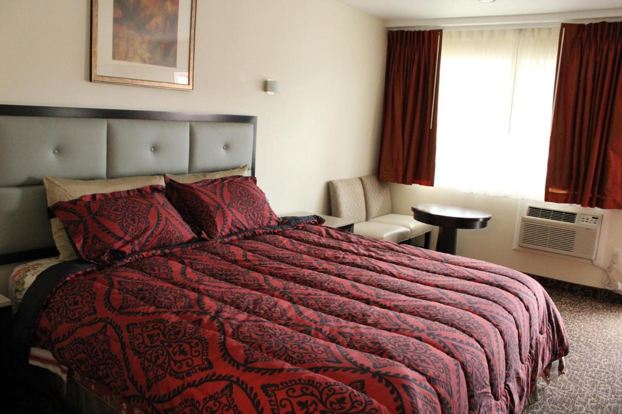 American Travel Inn Pullman Buitenkant foto